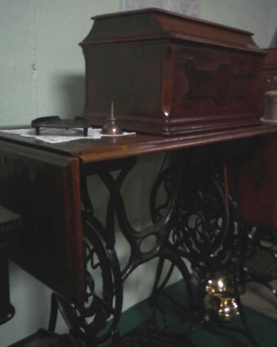 Singer “Improved Family” Sewing Machine Sewing Machine Museum