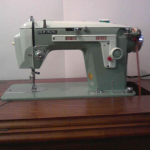 NEW HOME MODEL 532 Sewing Machine Manual - Image 2